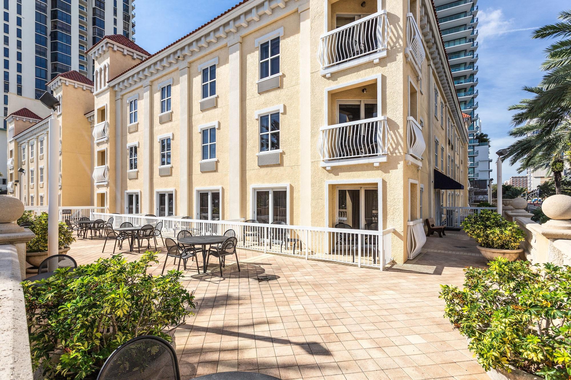 Hampton Inn & Suites St. Petersburg/Downtown Exteriör bild