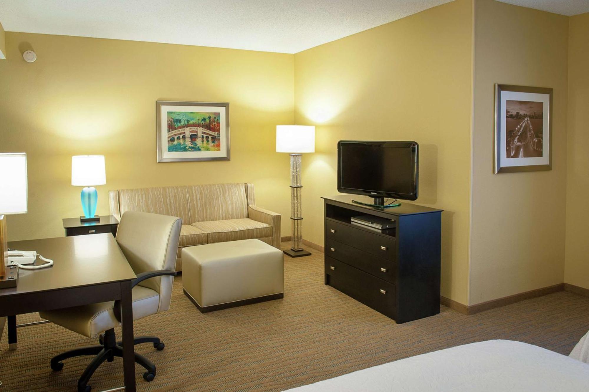 Hampton Inn & Suites St. Petersburg/Downtown Exteriör bild