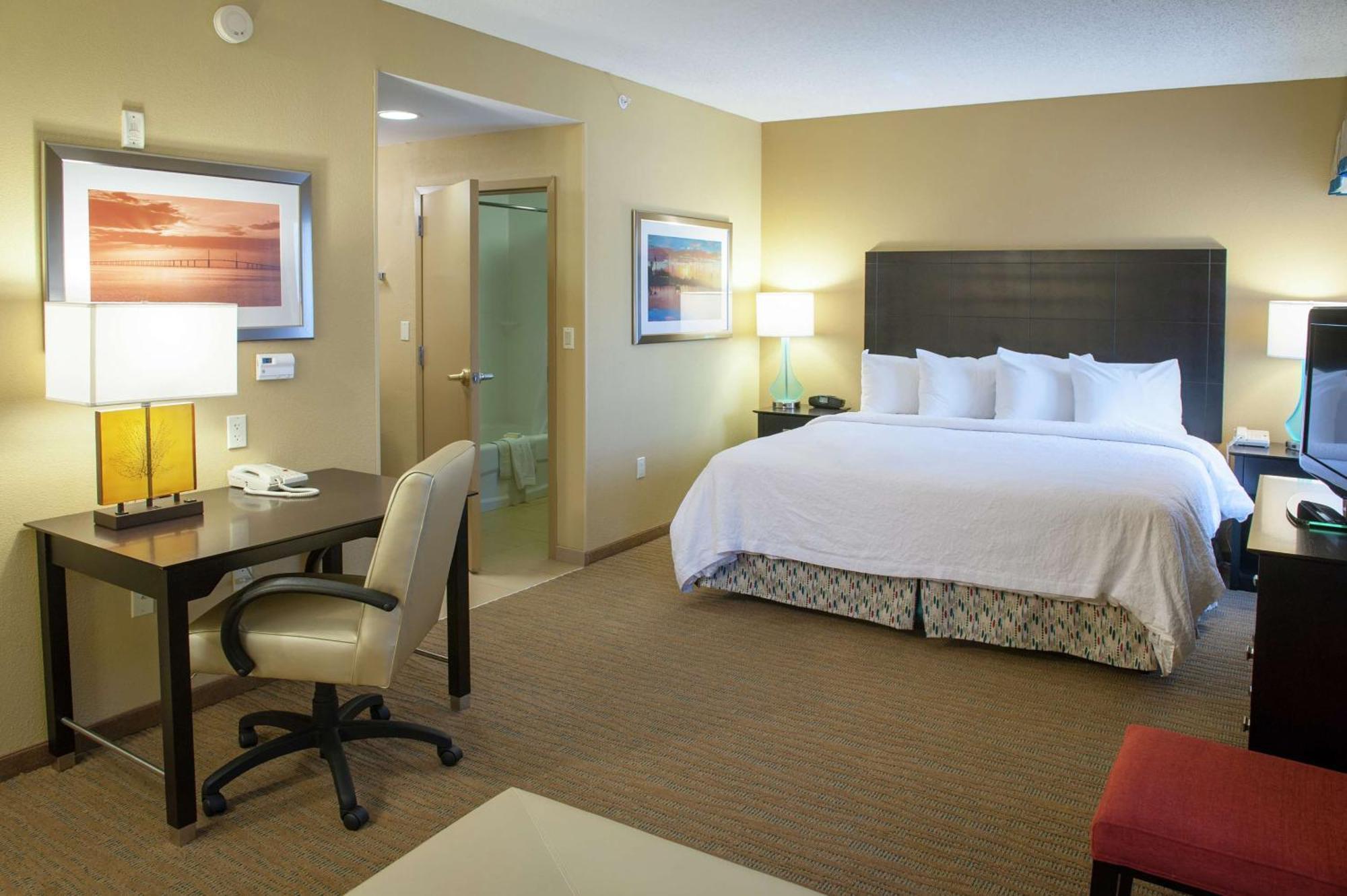 Hampton Inn & Suites St. Petersburg/Downtown Exteriör bild