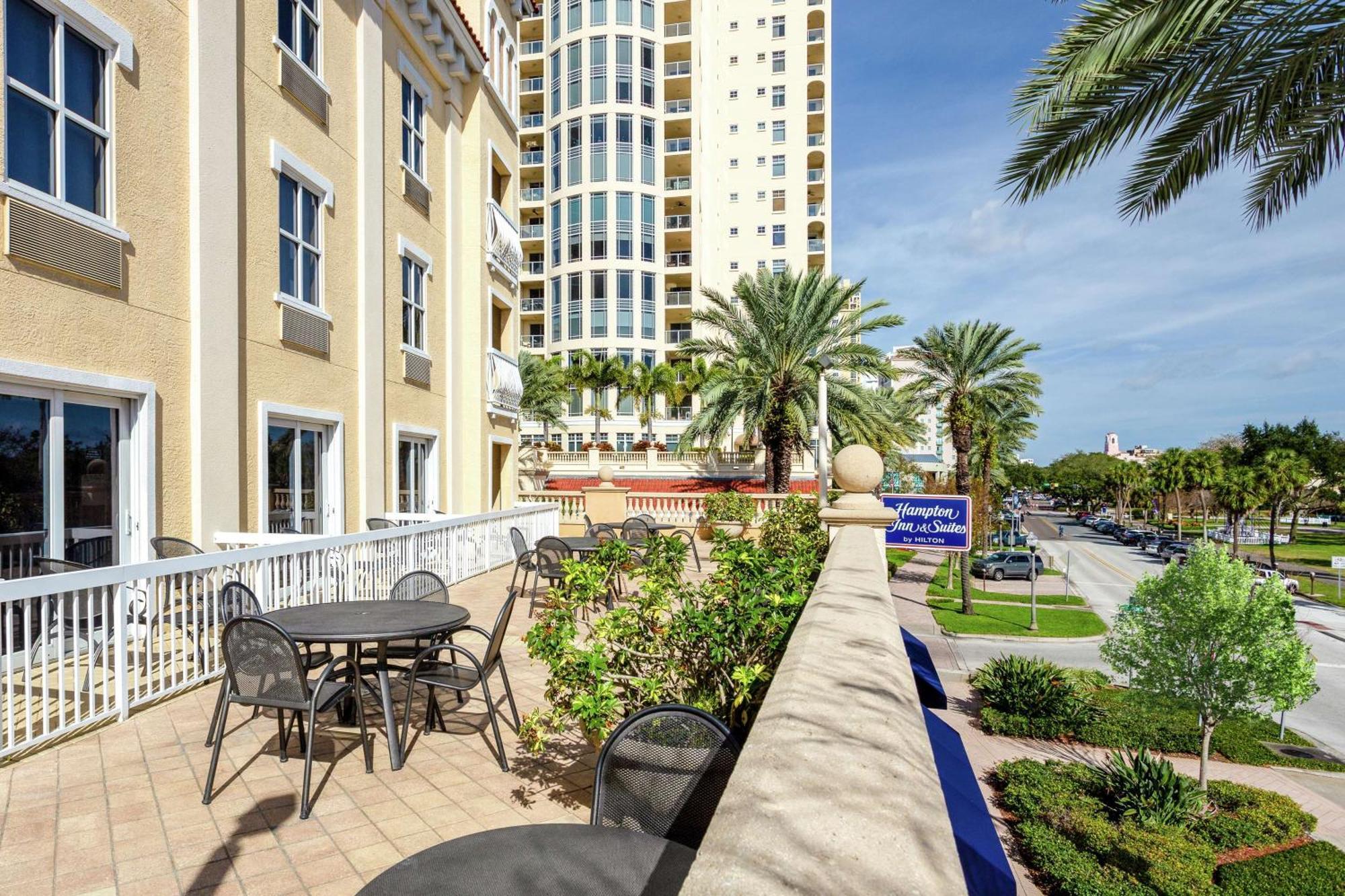 Hampton Inn & Suites St. Petersburg/Downtown Exteriör bild